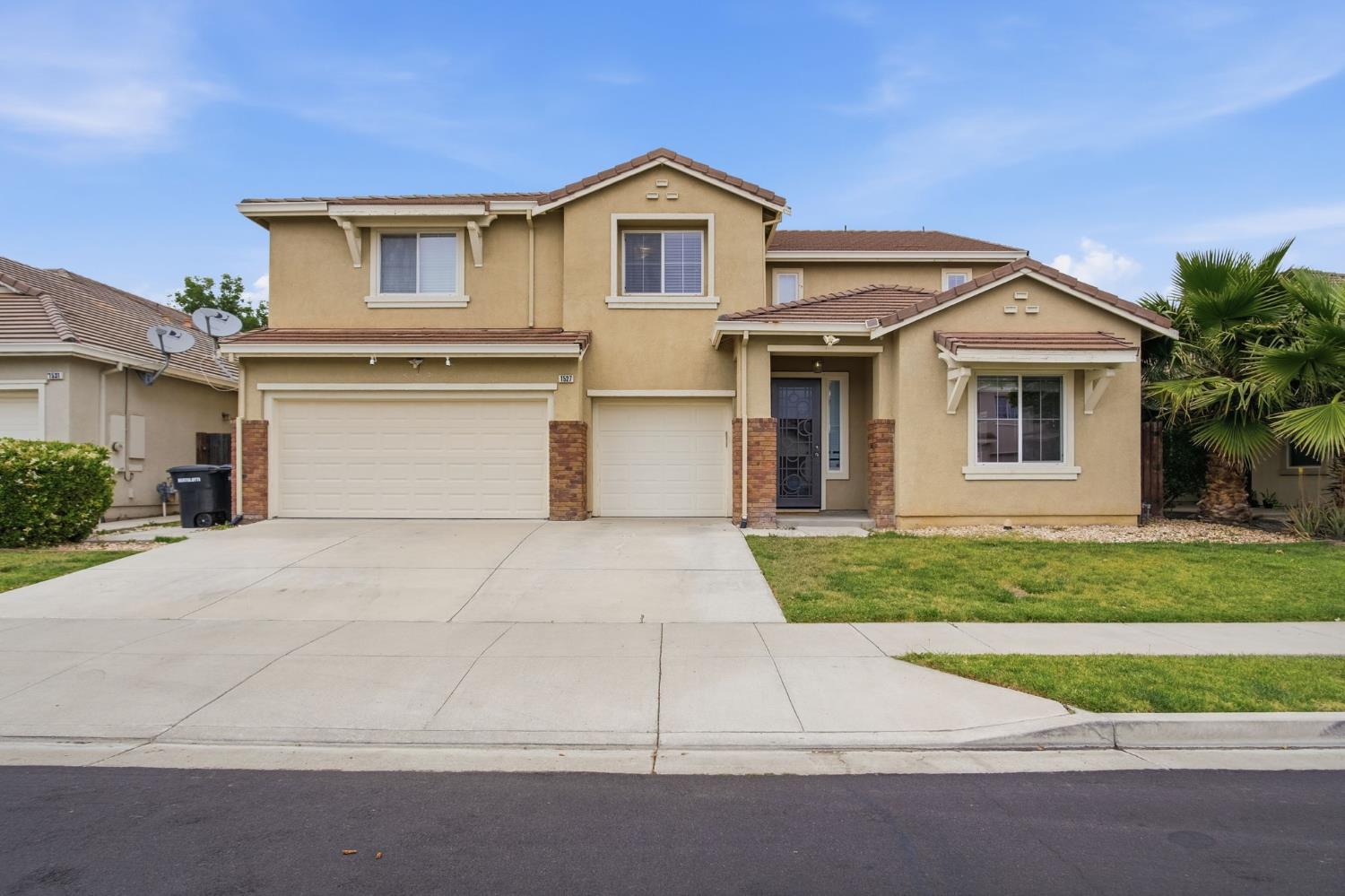 1527 Phlox Dr, Patterson, CA 95363