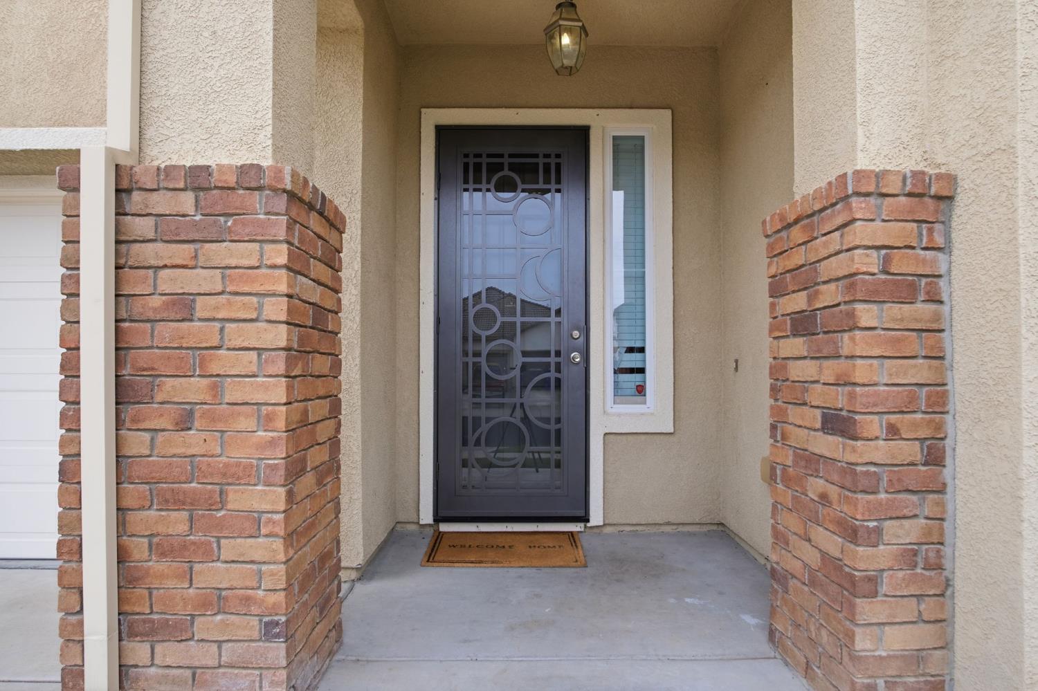 1527 Phlox Dr, Patterson, CA 95363