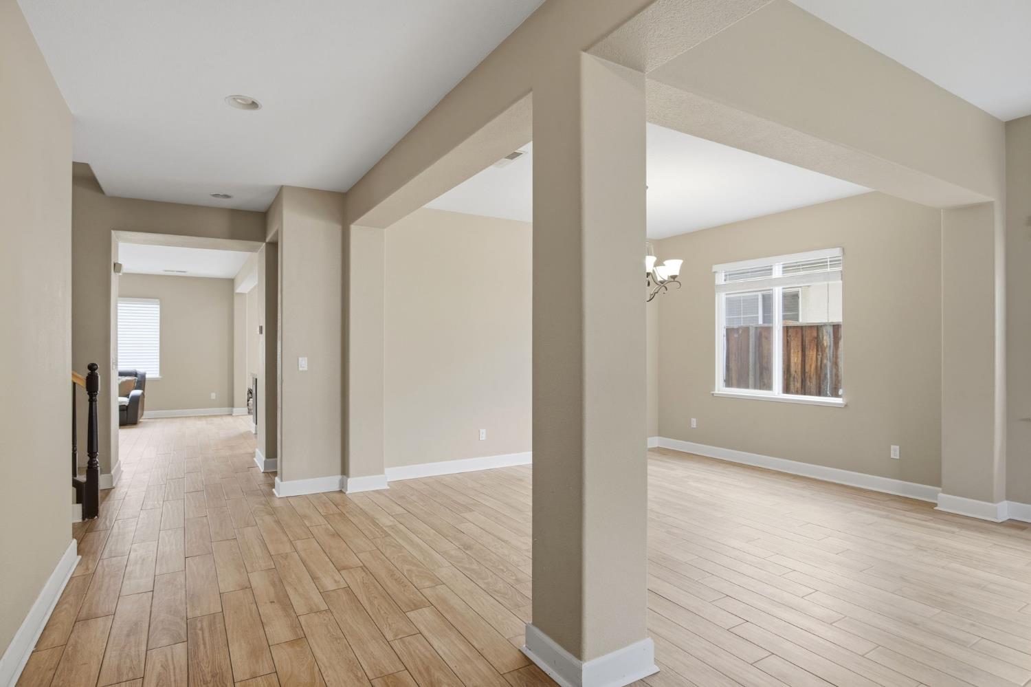 1527 Phlox Dr, Patterson, CA 95363