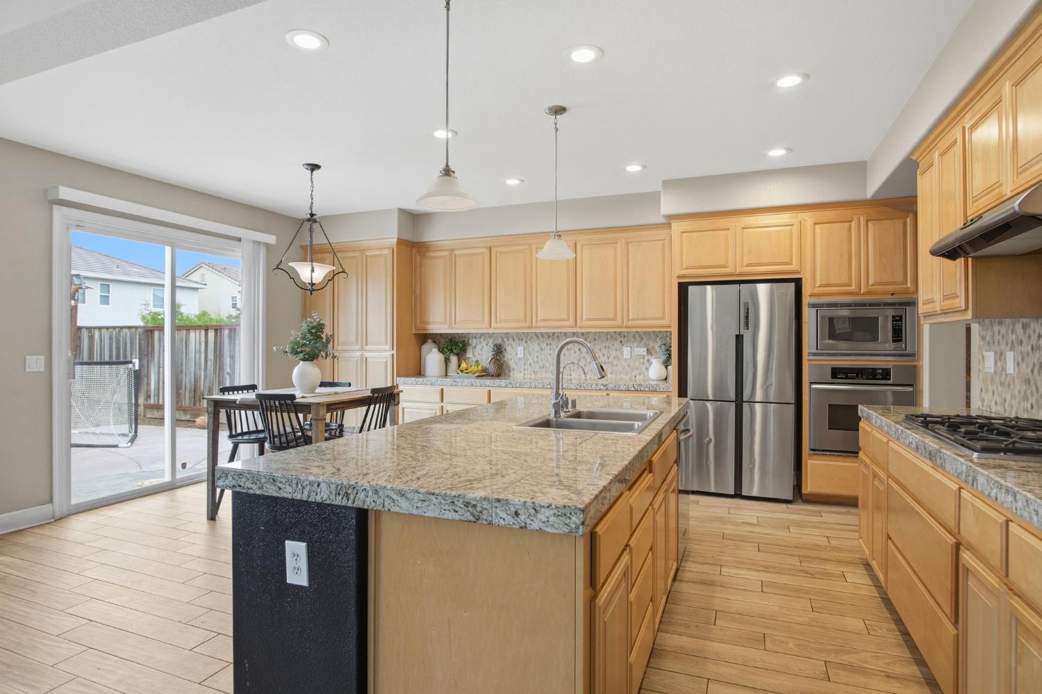 1527 Phlox Dr, Patterson, CA 95363