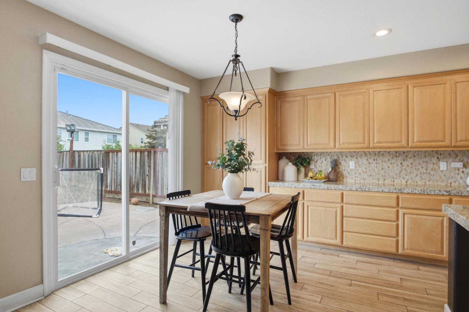 1527 Phlox Dr, Patterson, CA 95363