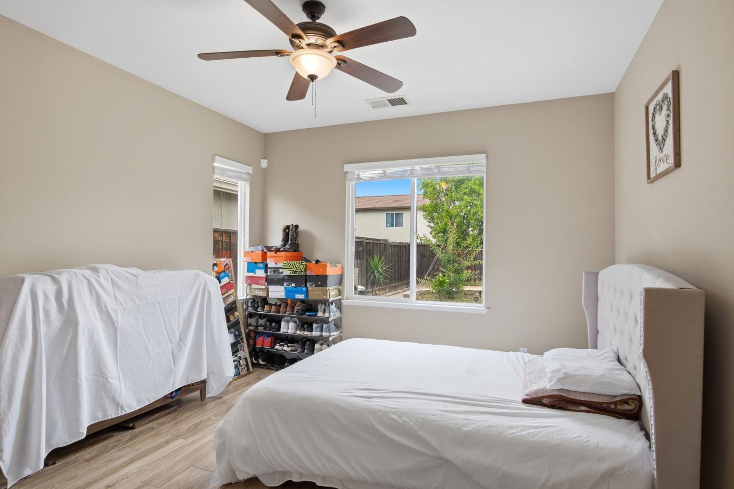 1527 Phlox Dr, Patterson, CA 95363