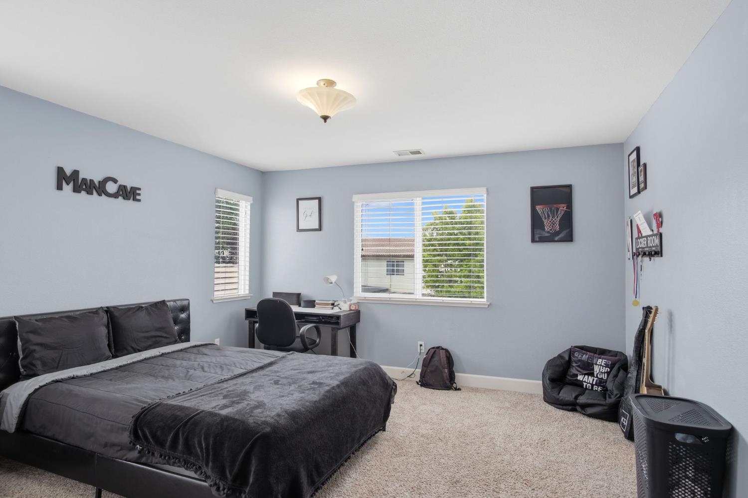 1527 Phlox Dr, Patterson, CA 95363