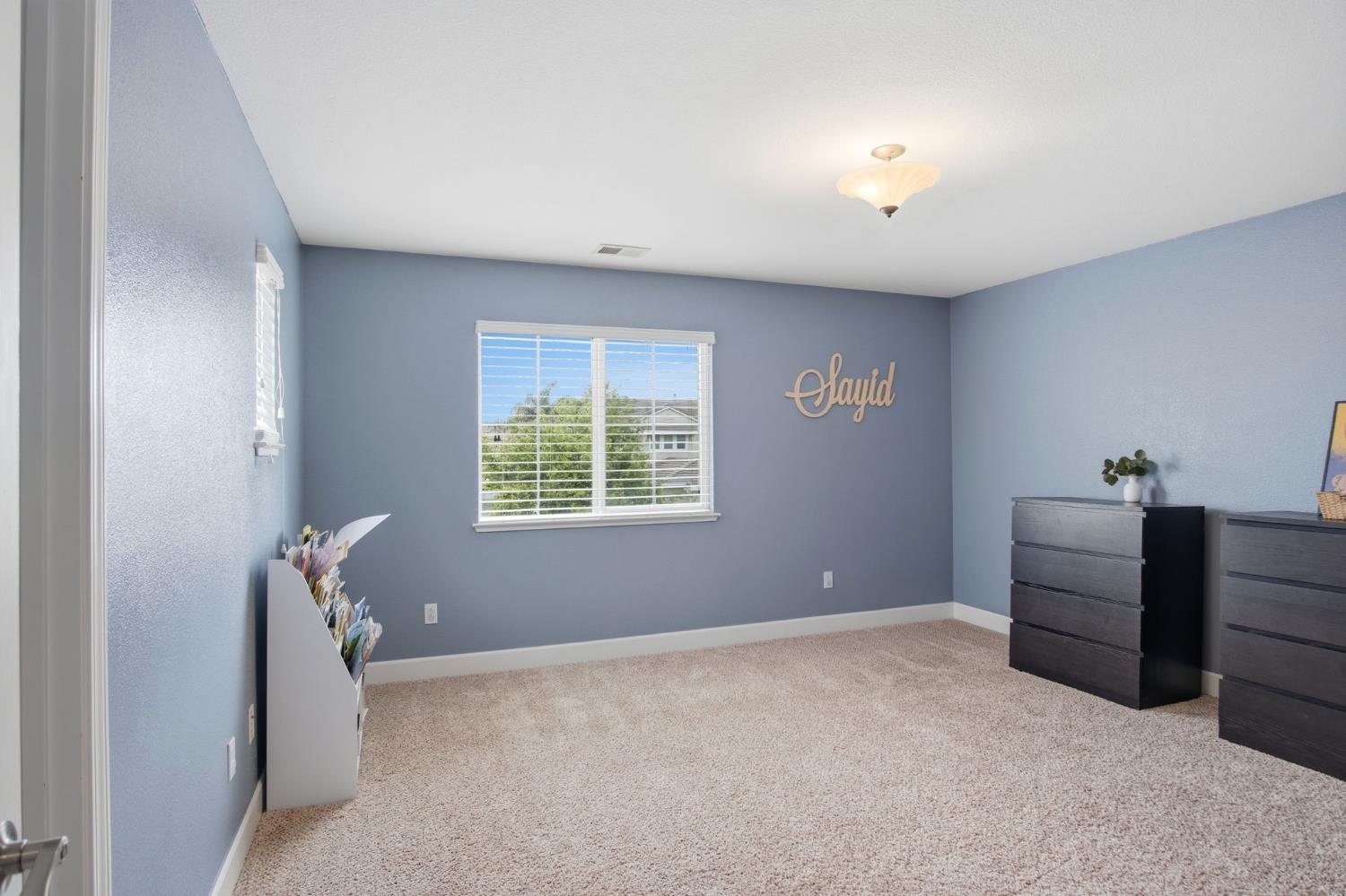 1527 Phlox Dr, Patterson, CA 95363