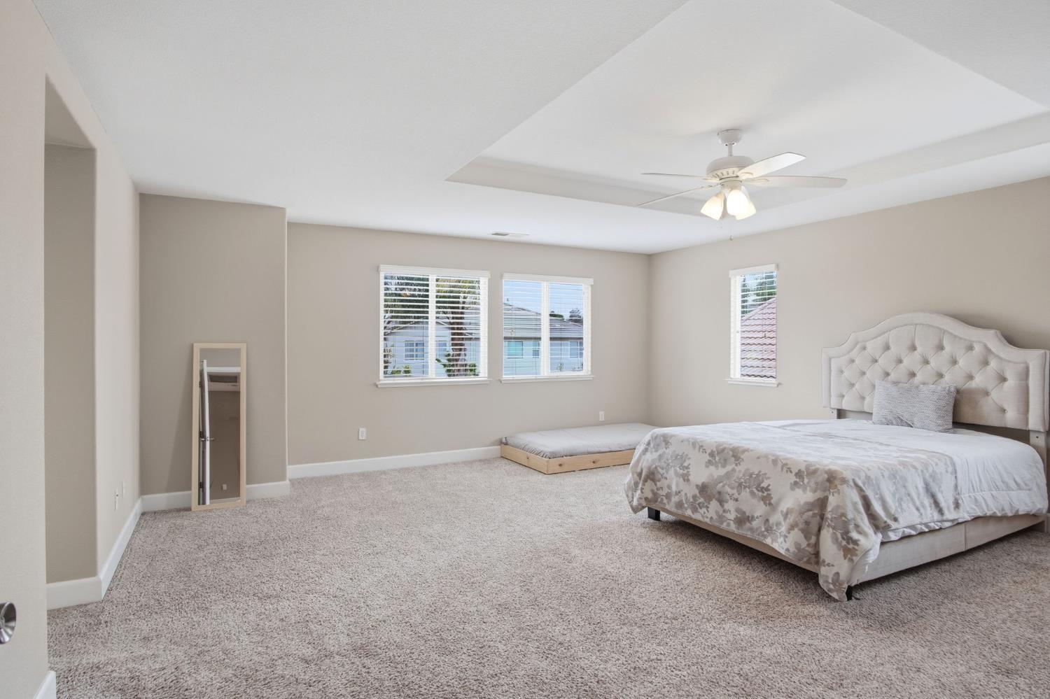 1527 Phlox Dr, Patterson, CA 95363