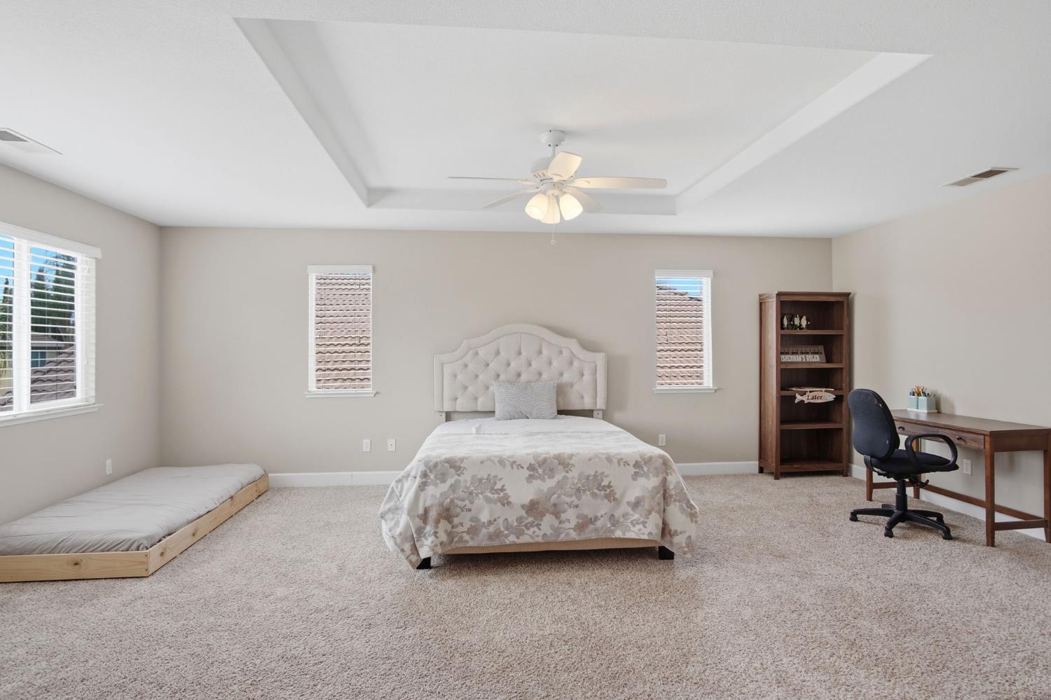 1527 Phlox Dr, Patterson, CA 95363