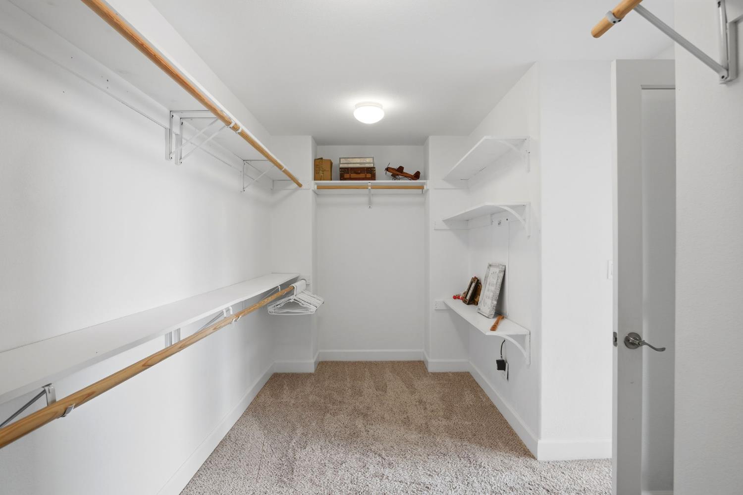 1527 Phlox Dr, Patterson, CA 95363