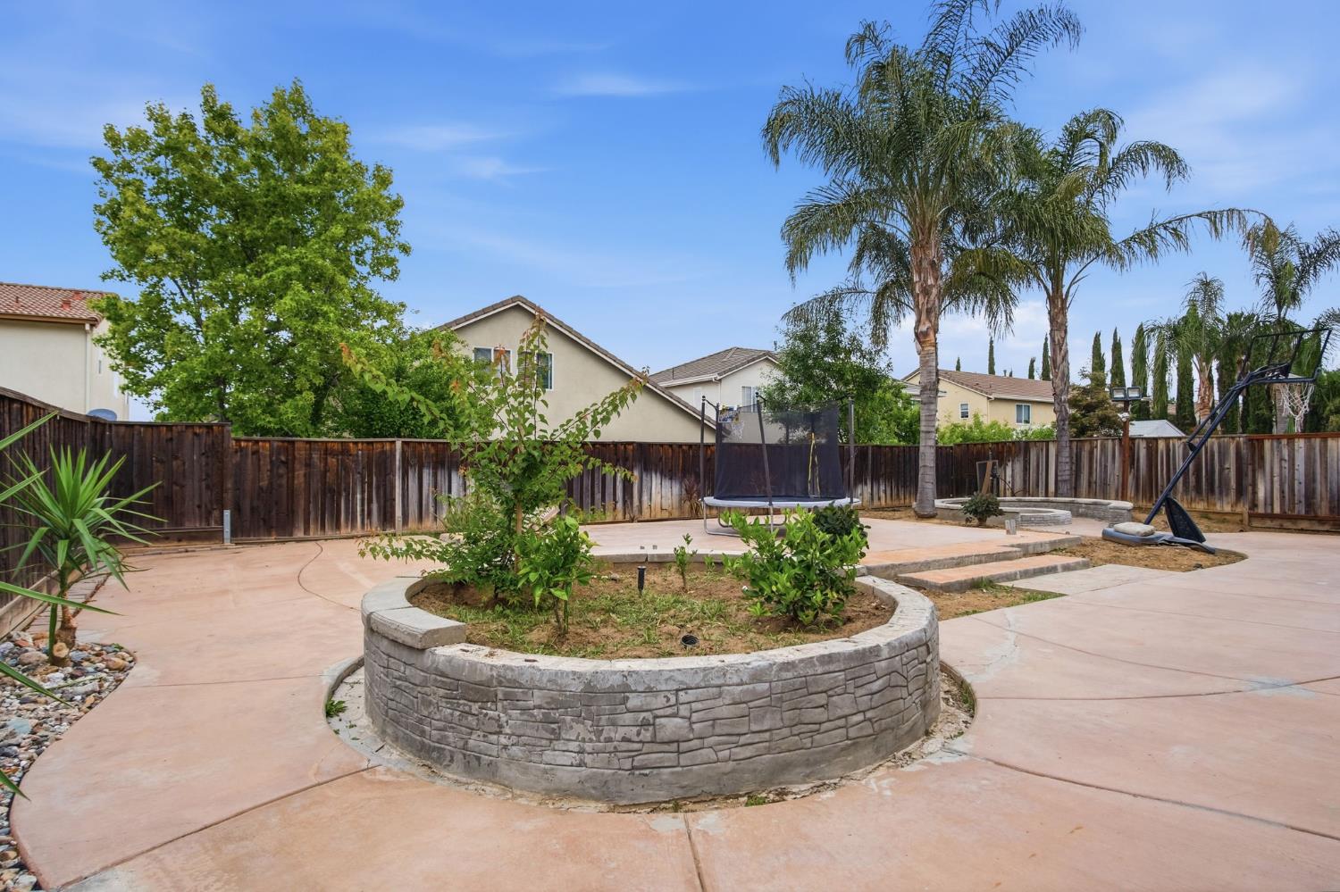 1527 Phlox Dr, Patterson, CA 95363