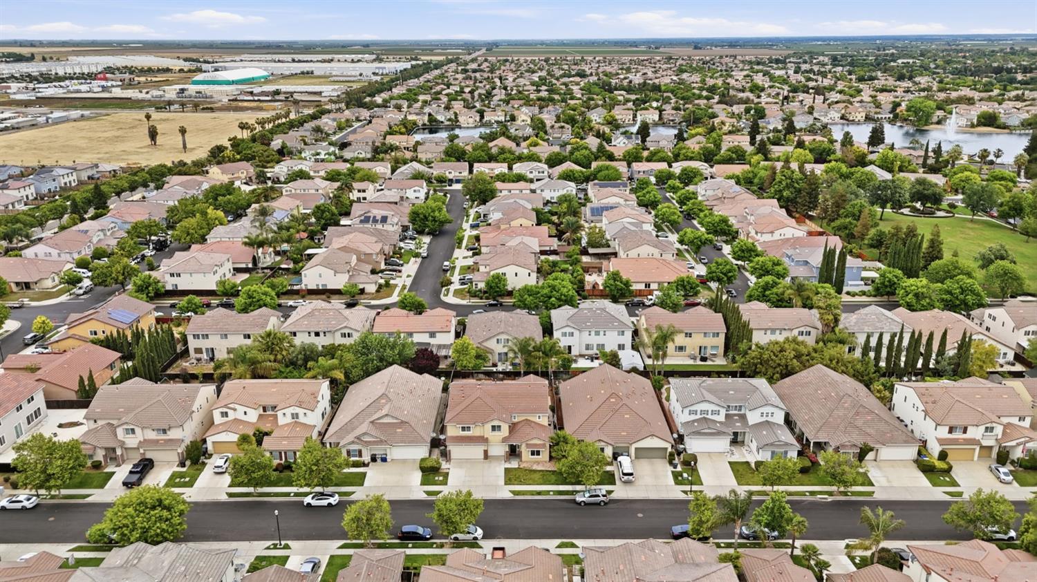 1527 Phlox Dr, Patterson, CA 95363