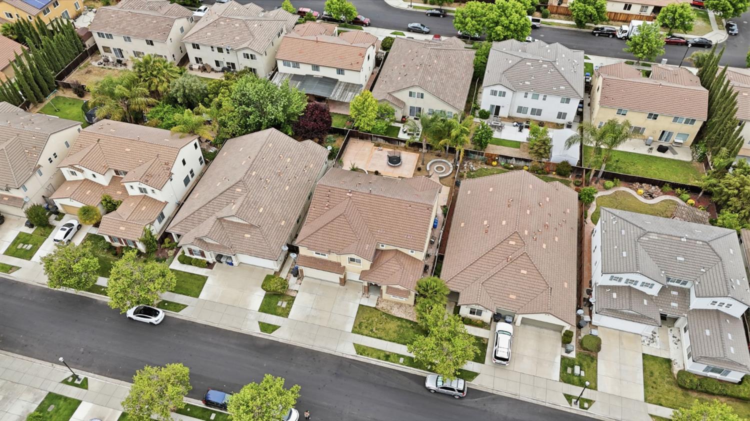 1527 Phlox Dr, Patterson, CA 95363