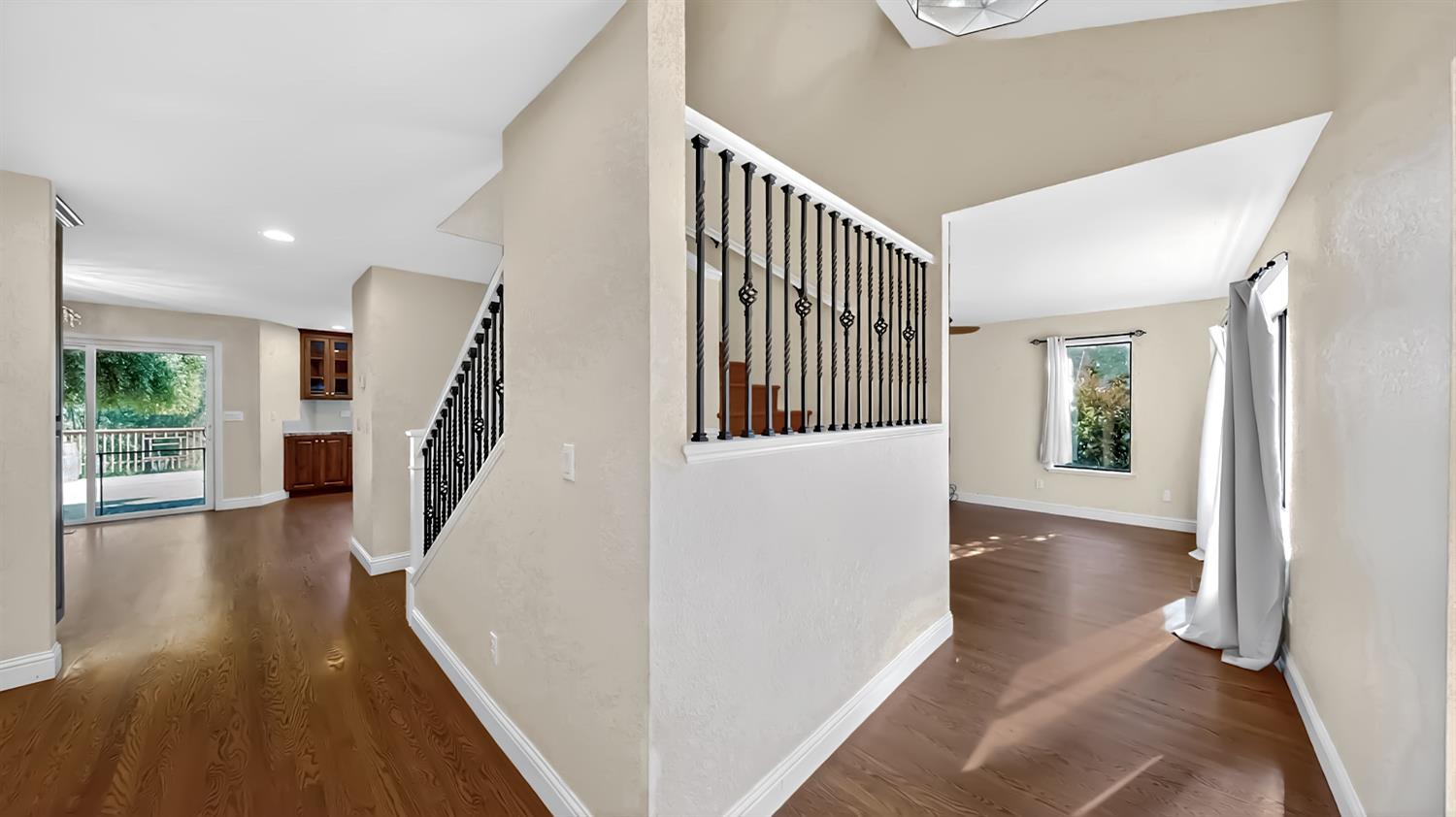1174 River Bluff Dr, Oakdale, CA 95361