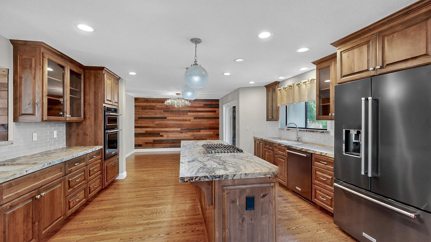 1174 River Bluff Dr, Oakdale, CA 95361