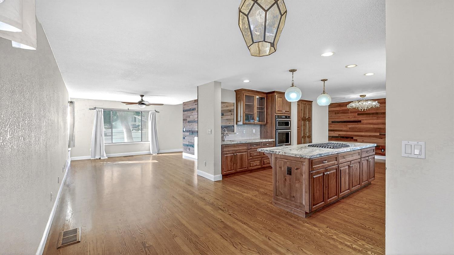 1174 River Bluff Dr, Oakdale, CA 95361