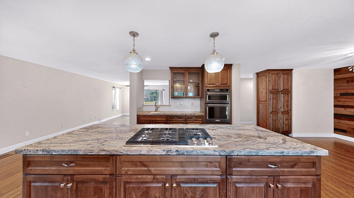1174 River Bluff Dr, Oakdale, CA 95361