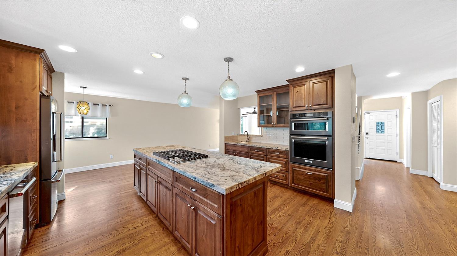 1174 River Bluff Dr, Oakdale, CA 95361