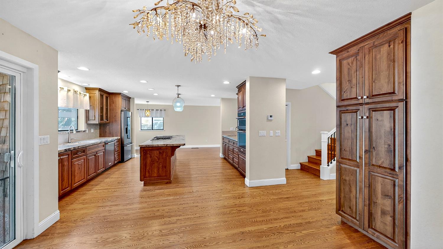 1174 River Bluff Dr, Oakdale, CA 95361