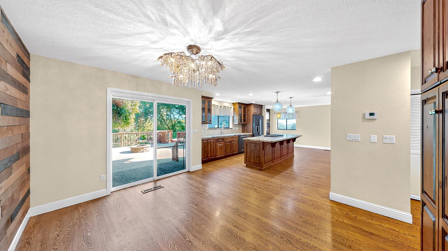 1174 River Bluff Dr, Oakdale, CA 95361