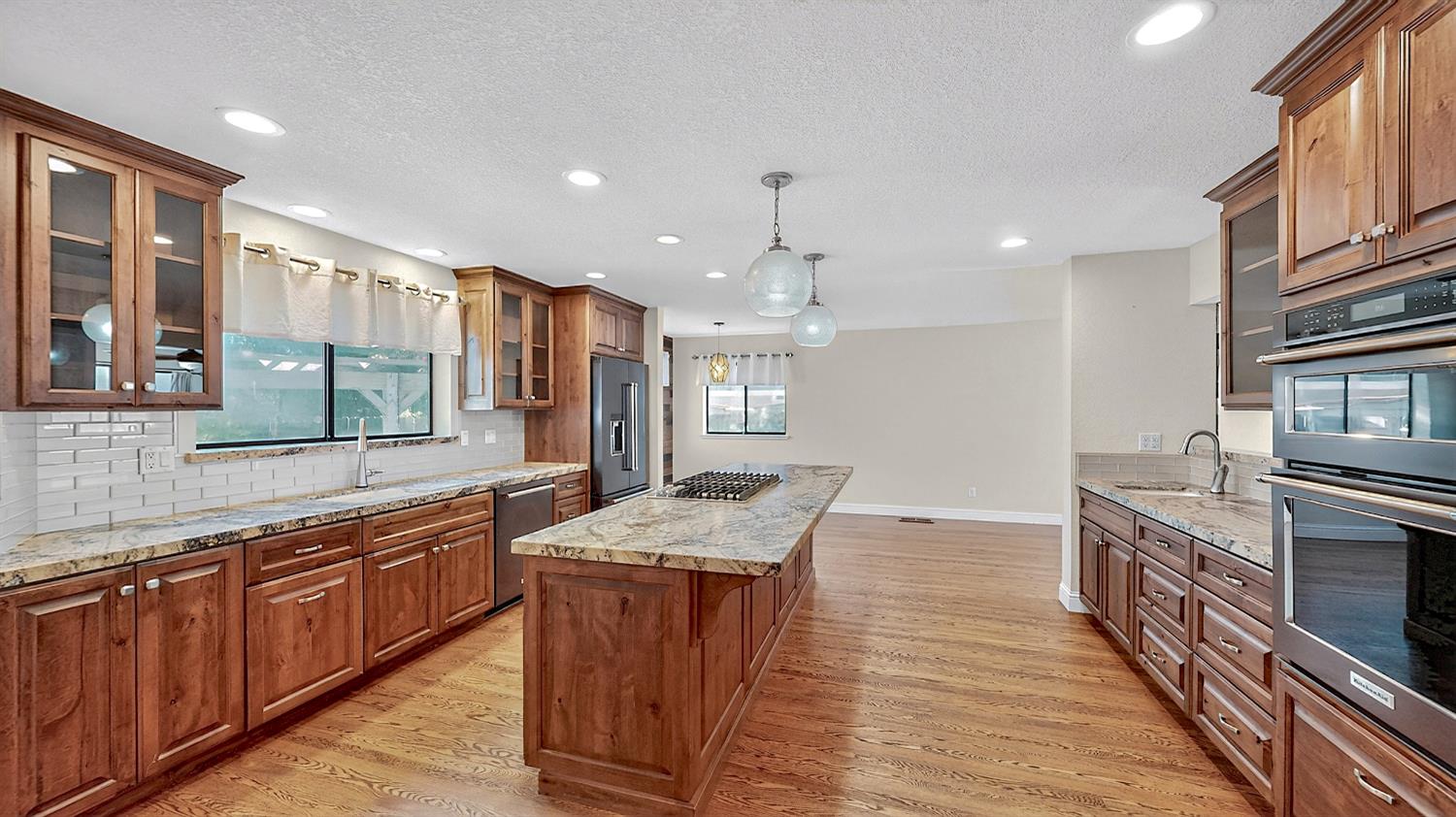 1174 River Bluff Dr, Oakdale, CA 95361