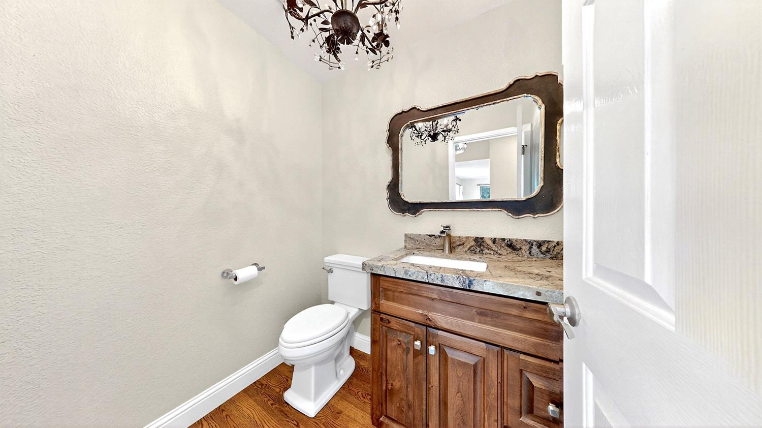 1174 River Bluff Dr, Oakdale, CA 95361