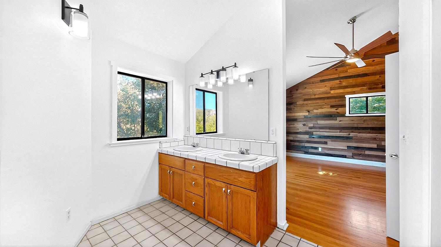 1174 River Bluff Dr, Oakdale, CA 95361