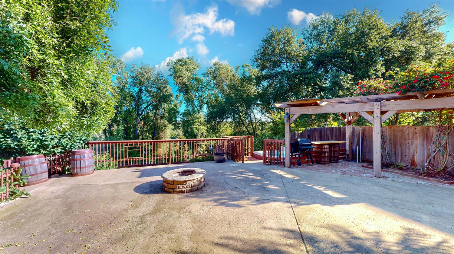 1174 River Bluff Dr, Oakdale, CA 95361