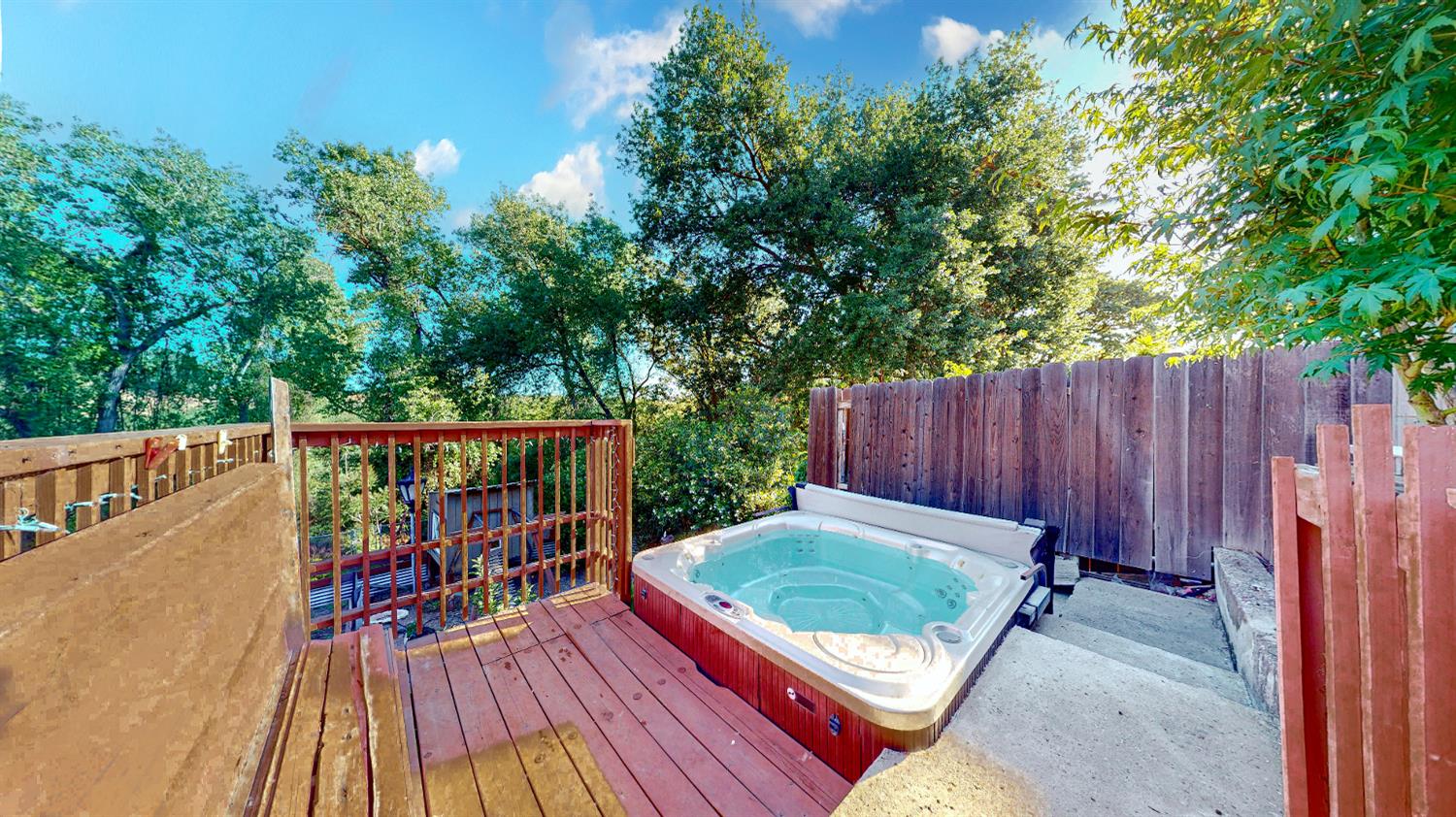 1174 River Bluff Dr, Oakdale, CA 95361