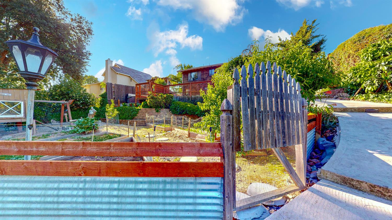 1174 River Bluff Dr, Oakdale, CA 95361