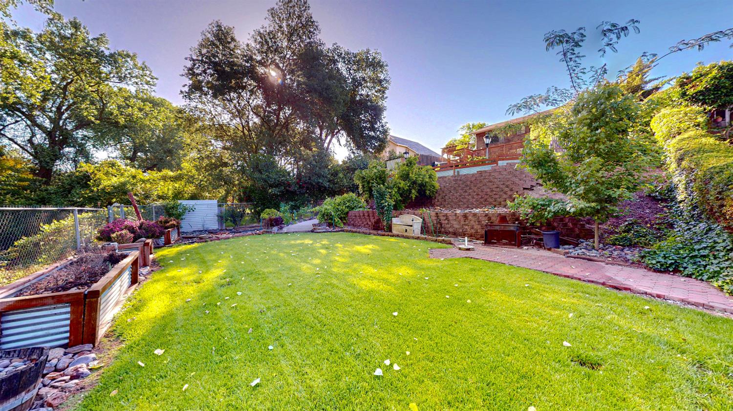 1174 River Bluff Dr, Oakdale, CA 95361