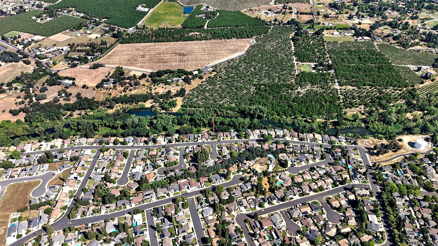 1174 River Bluff Dr, Oakdale, CA 95361