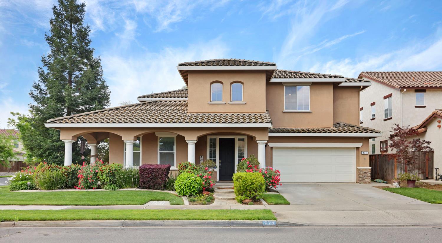 574 Mustang Dr, Oakdale, CA 95361