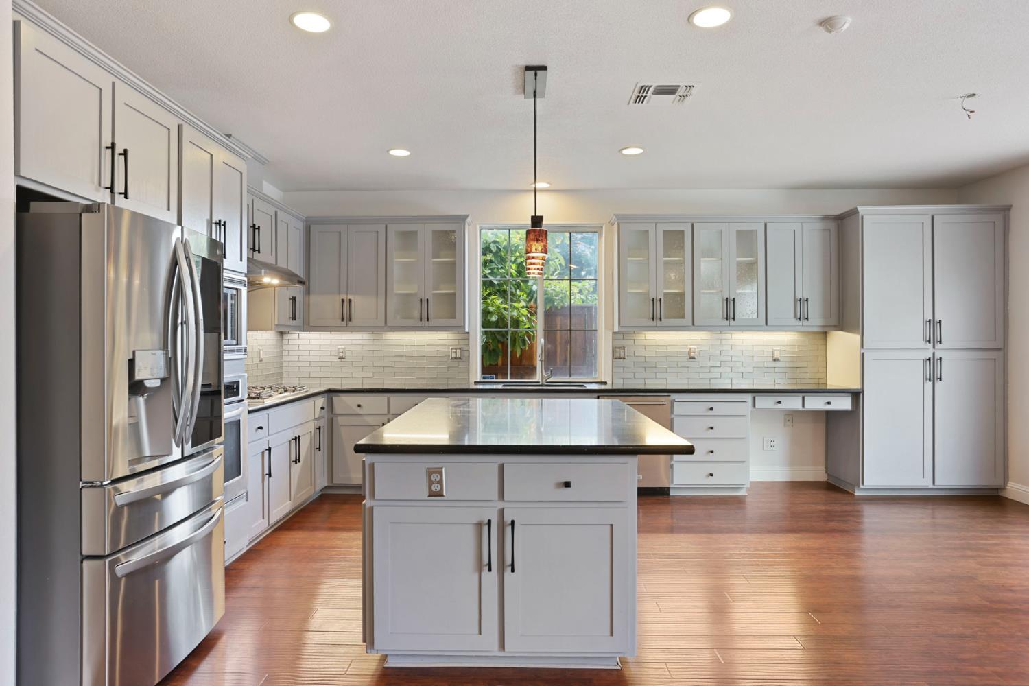 574 Mustang Dr, Oakdale, CA 95361