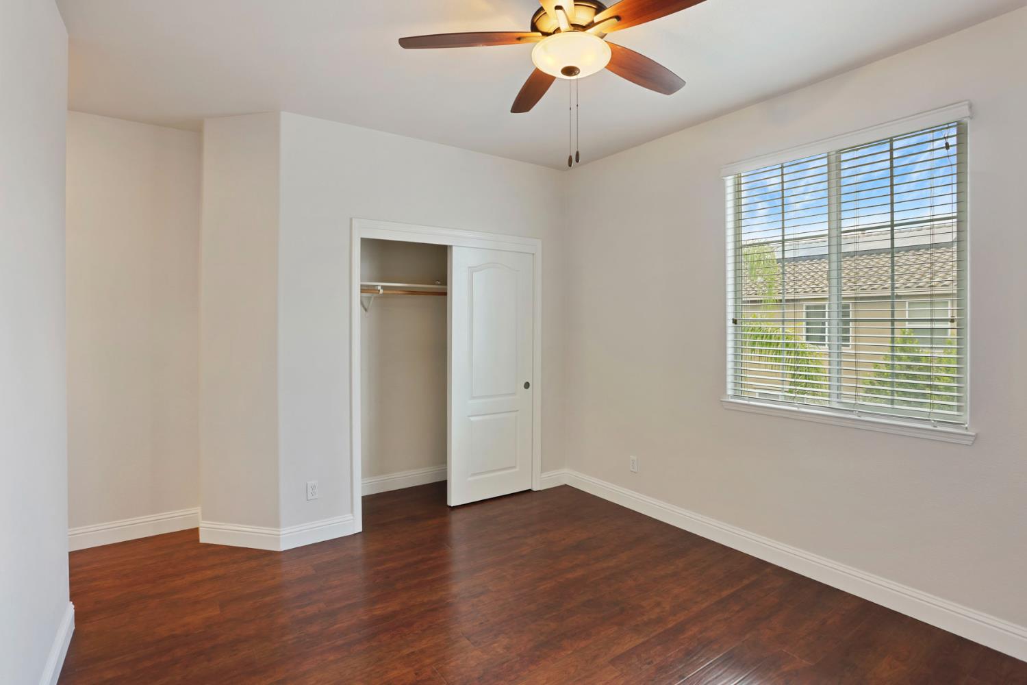 574 Mustang Dr, Oakdale, CA 95361