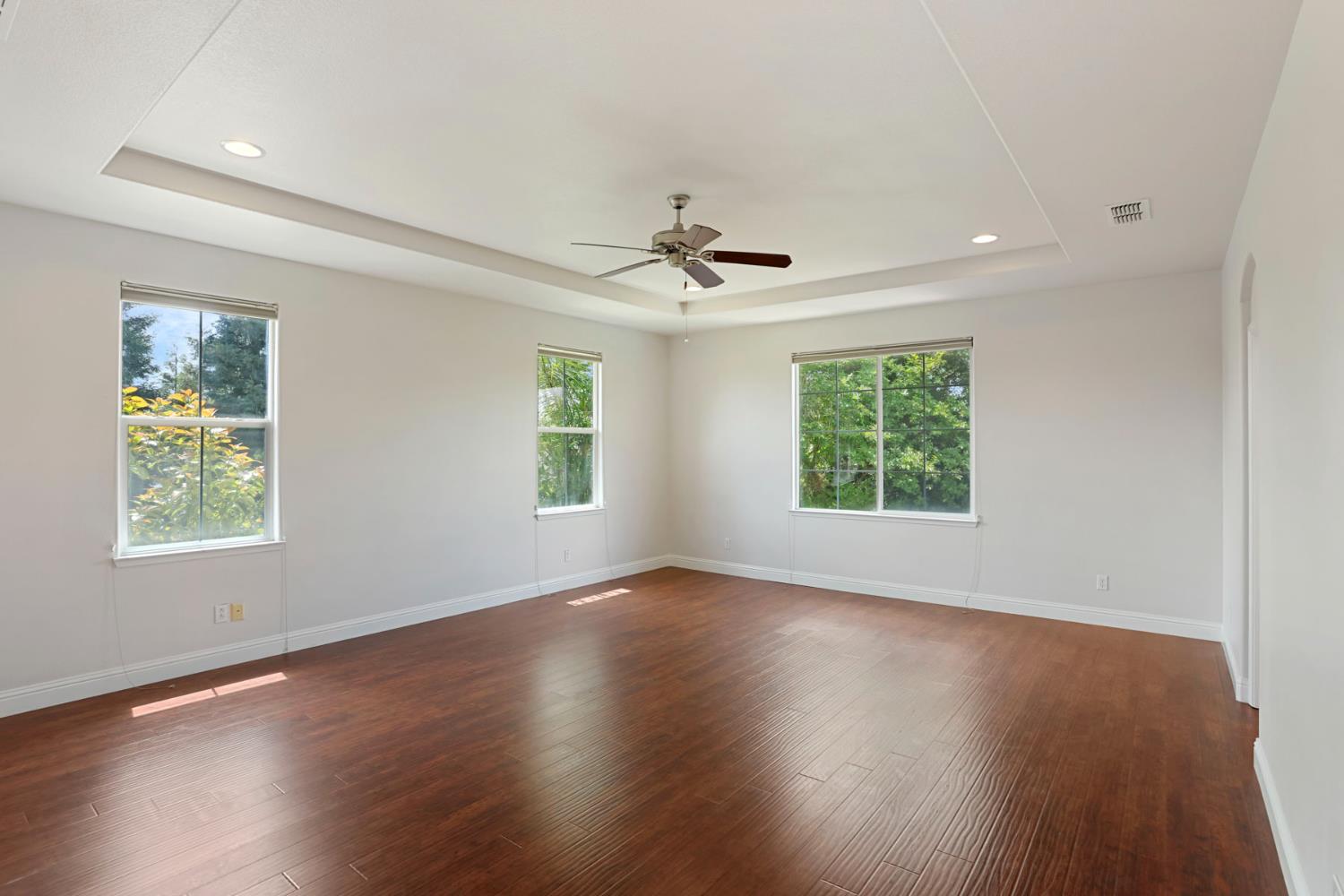 574 Mustang Dr, Oakdale, CA 95361