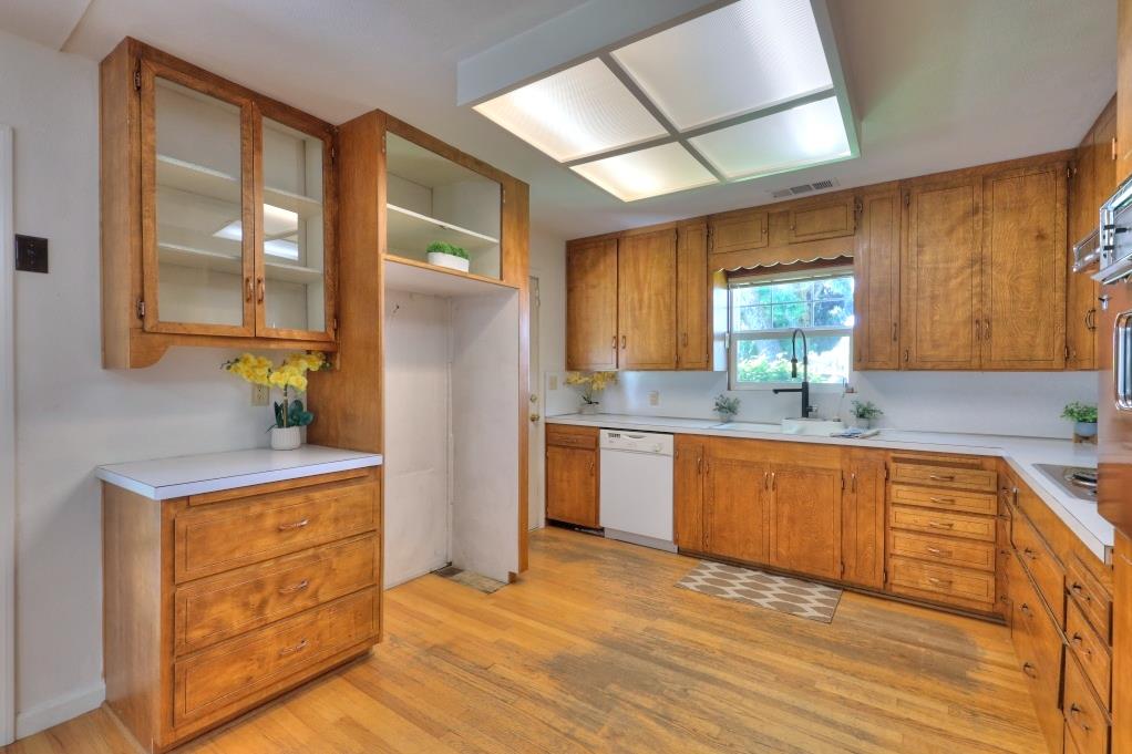 1713 Albany Ave, Modesto, CA 95350