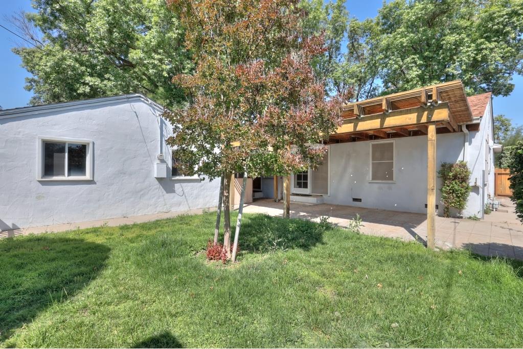 1713 Albany Ave, Modesto, CA 95350