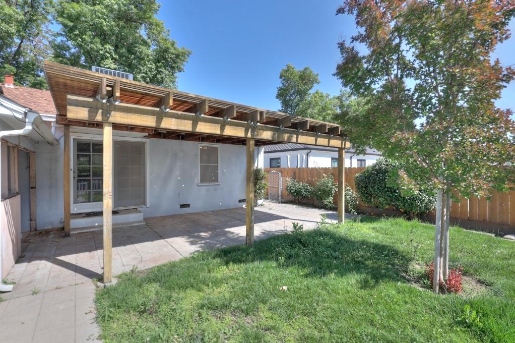 1713 Albany Ave, Modesto, CA 95350