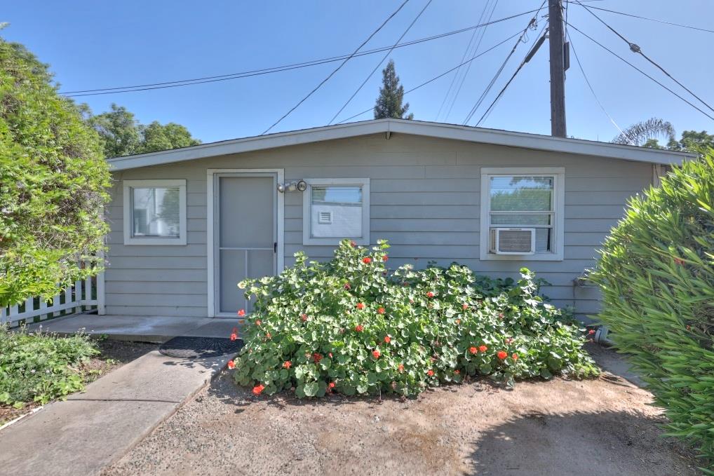 1713 Albany Ave, Modesto, CA 95350