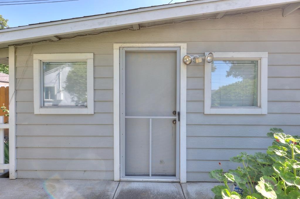 1713 Albany Ave, Modesto, CA 95350