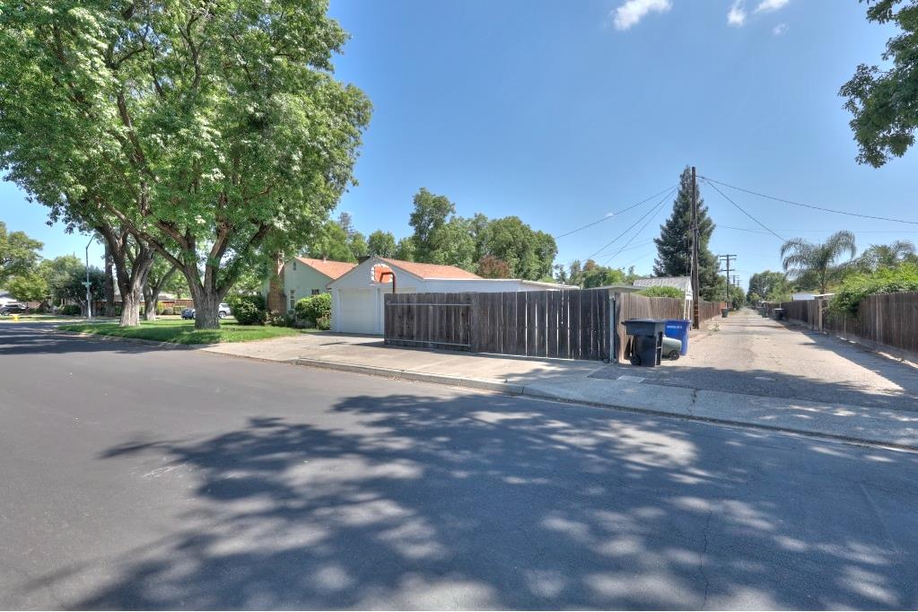 1713 Albany Ave, Modesto, CA 95350