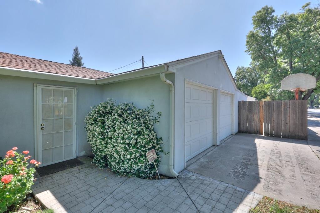 1713 Albany Ave, Modesto, CA 95350