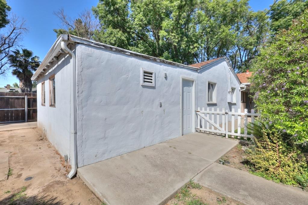 1713 Albany Ave, Modesto, CA 95350