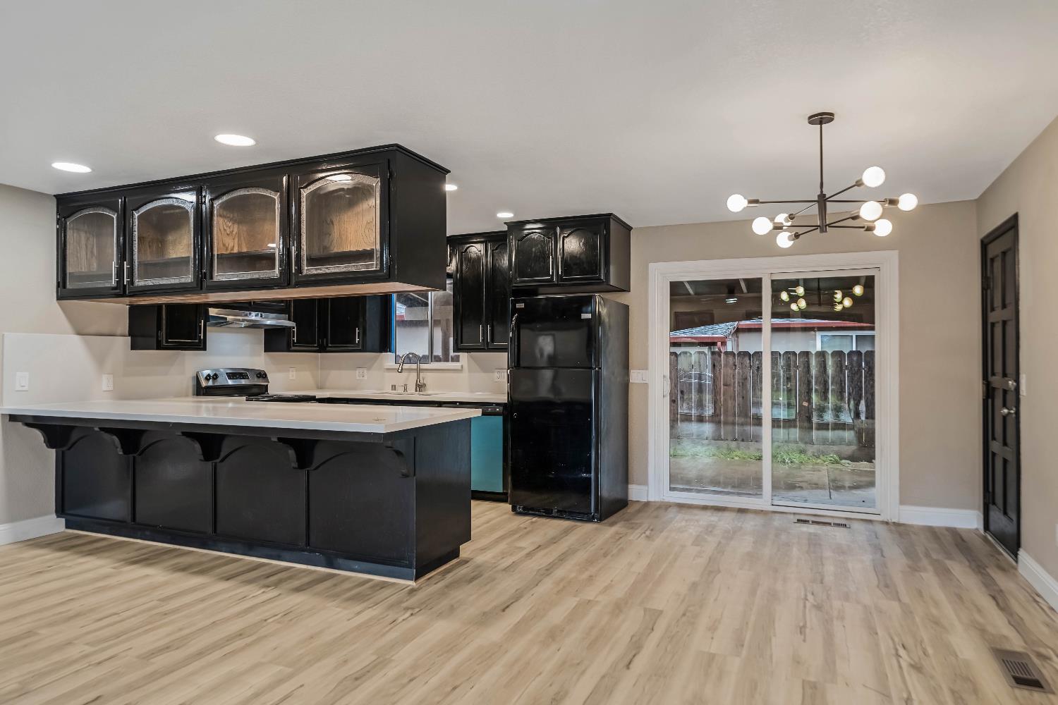 430 Becky Way, Waterford, CA 95386