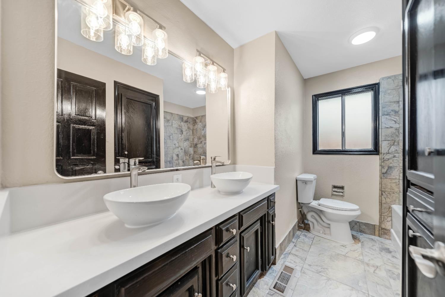 430 Becky Way, Waterford, CA 95386