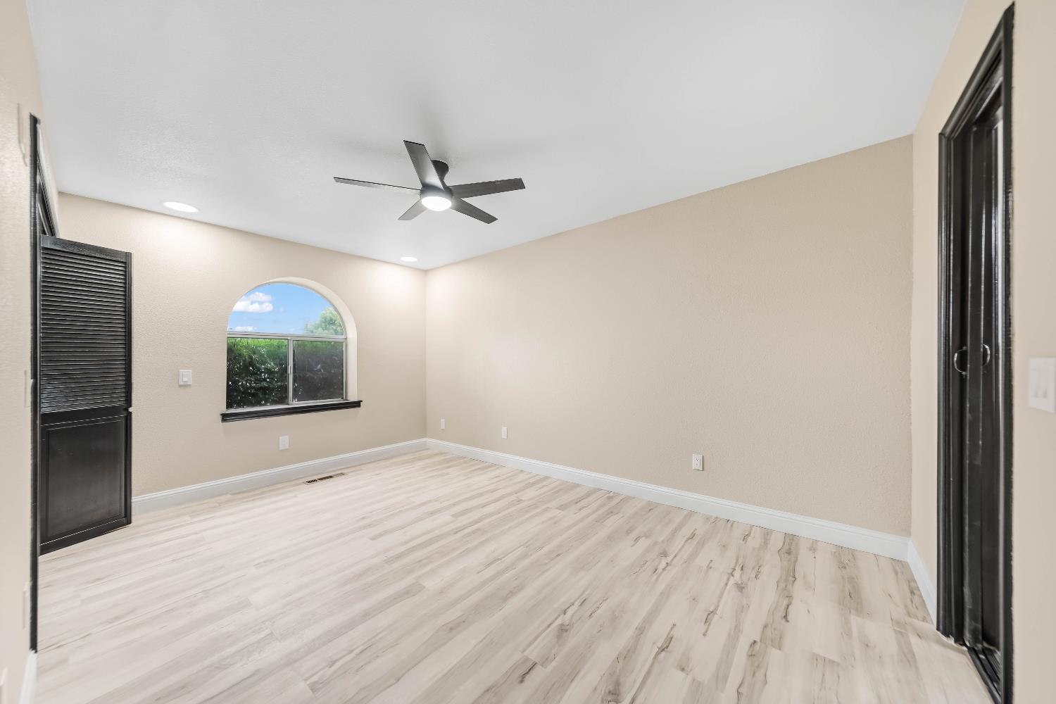 430 Becky Way, Waterford, CA 95386