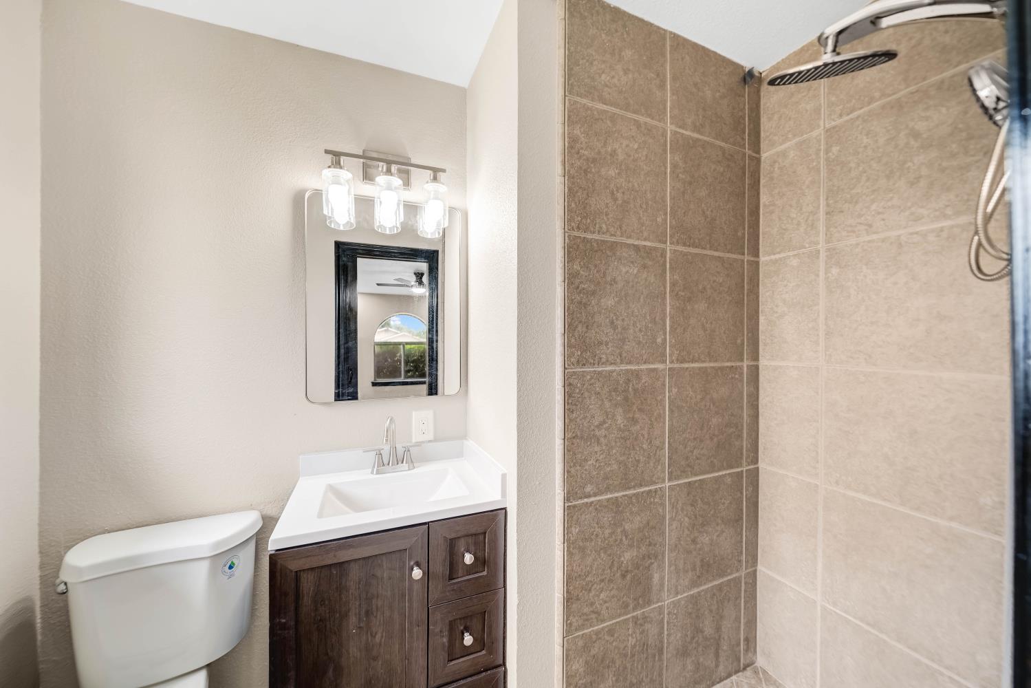 430 Becky Way, Waterford, CA 95386