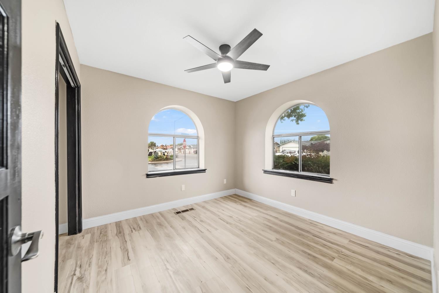 430 Becky Way, Waterford, CA 95386