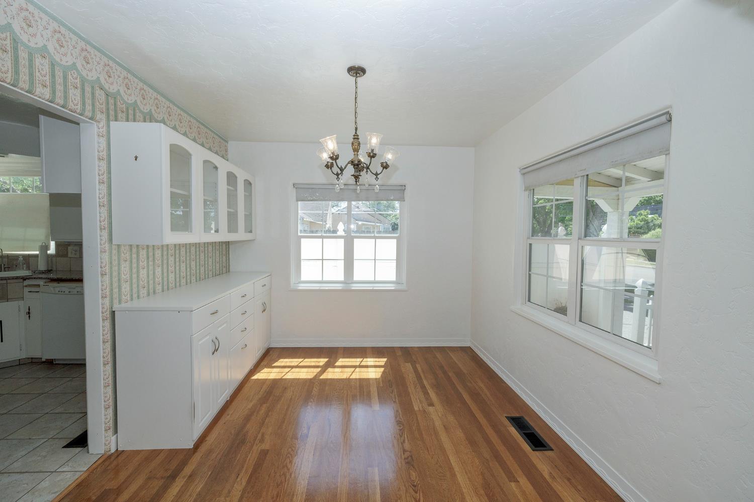 225 Fresno Ave, Modesto, CA 95351