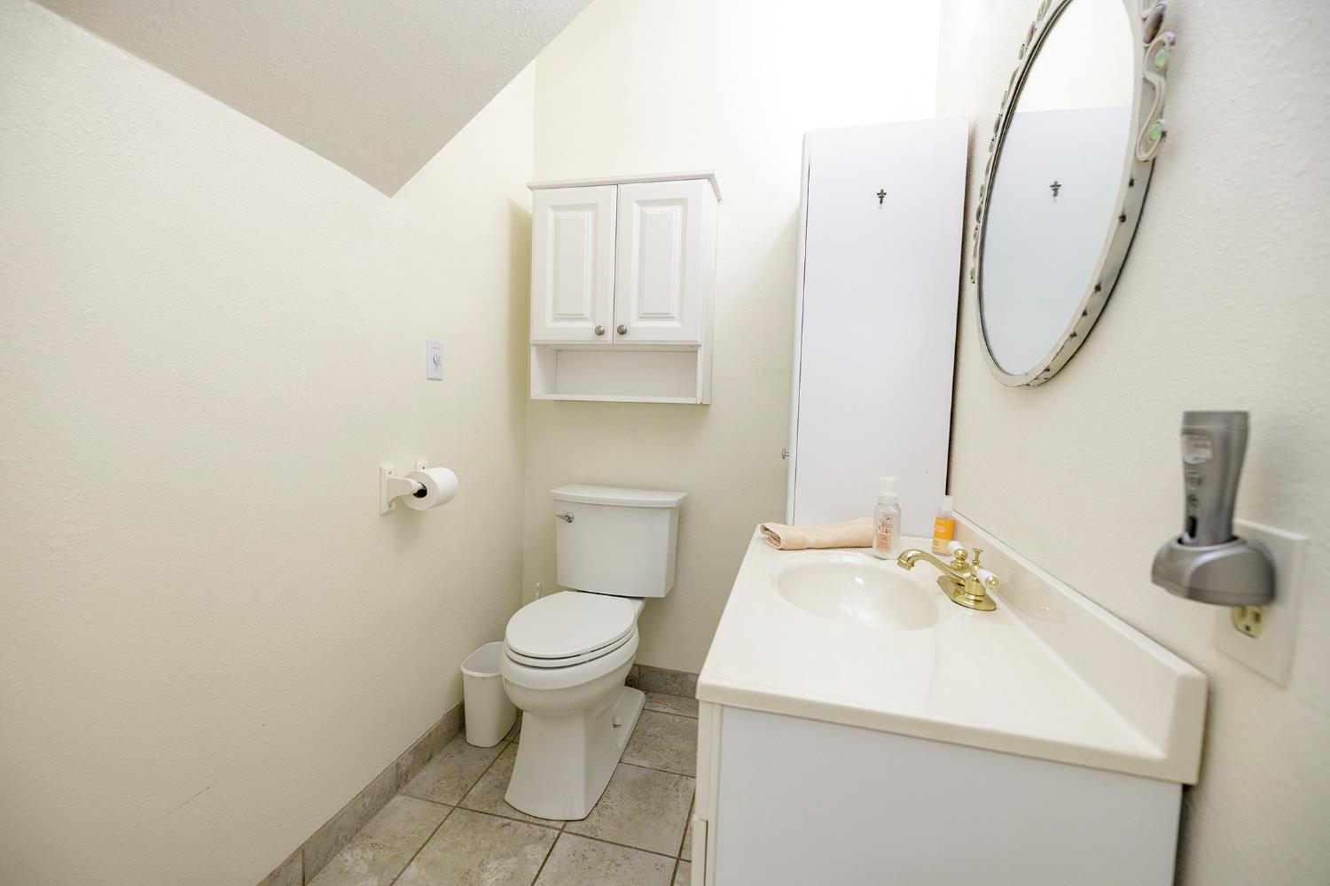 225 Fresno Ave, Modesto, CA 95351