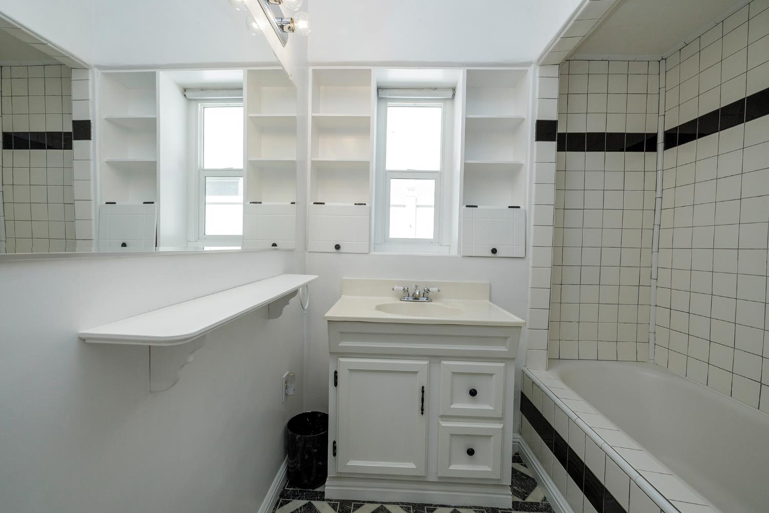 225 Fresno Ave, Modesto, CA 95351