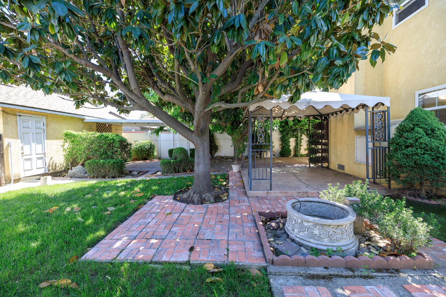 225 Fresno Ave, Modesto, CA 95351